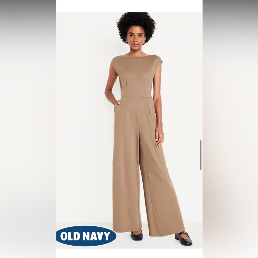 Old Navy Ponte-Knit Jumpsuit. Size XL. Worn once, great condition.